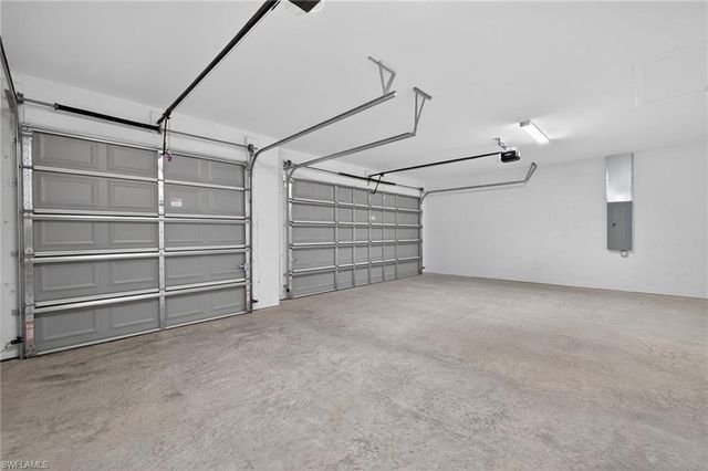 618 SW 30th TER, Cape Coral, FL 33914