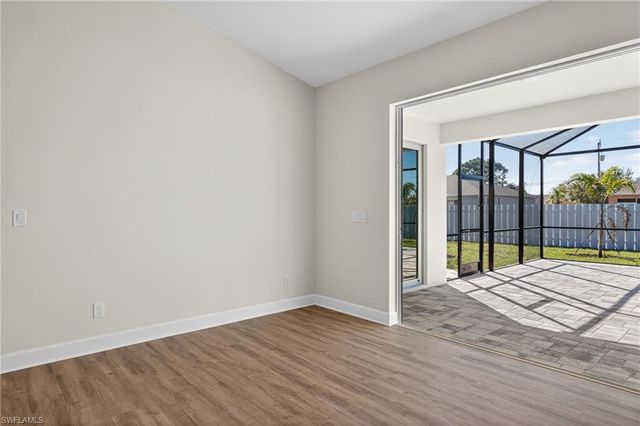 618 SW 30th TER, Cape Coral, FL 33914