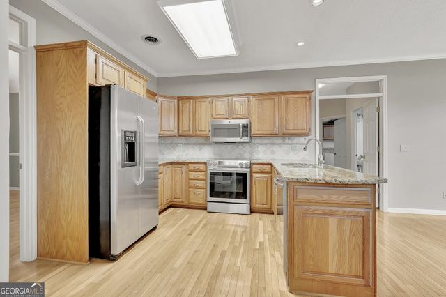 313 Evian Way, Peachtree City, GA 30269