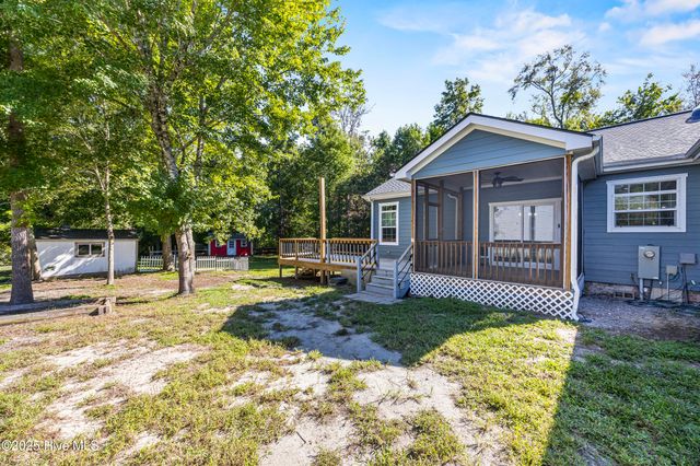 114 Lands End Court, Hampstead, NC 28443