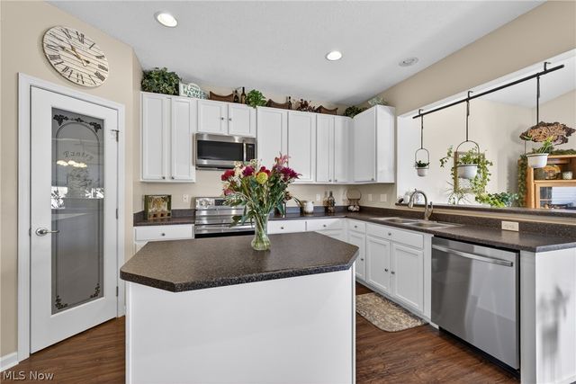 421 Greenfield Lane, Painesville, OH 44077