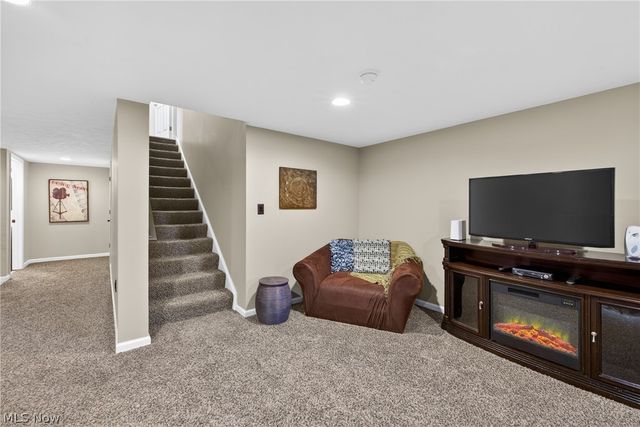 421 Greenfield Lane, Painesville, OH 44077