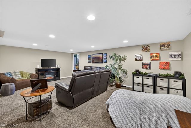 421 Greenfield Lane, Painesville, OH 44077