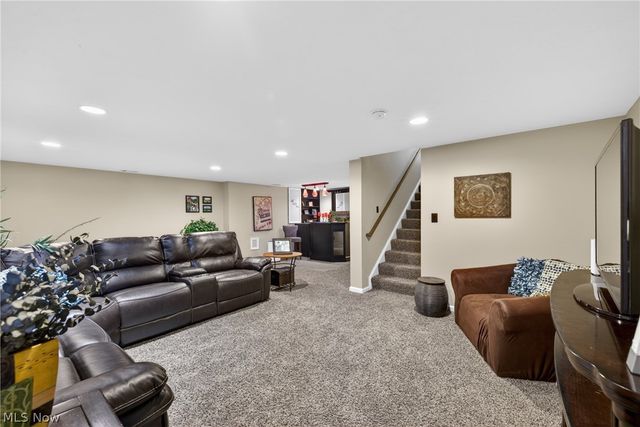421 Greenfield Lane, Painesville, OH 44077