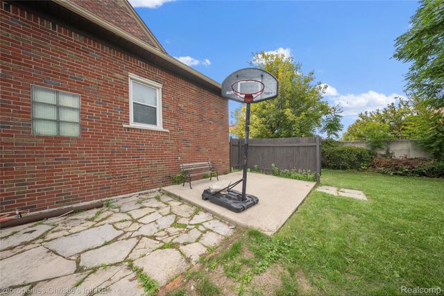 16243 Owen Avenue, Eastpointe, MI 48021