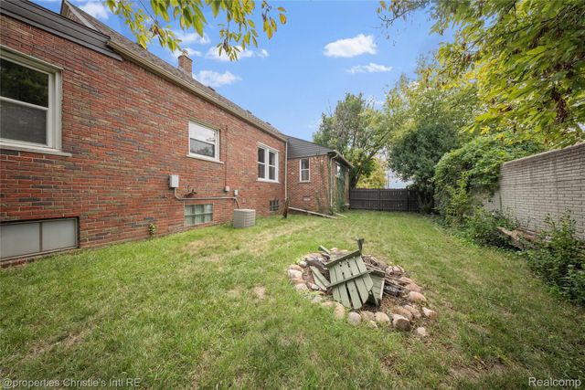 16243 Owen Avenue, Eastpointe, MI 48021