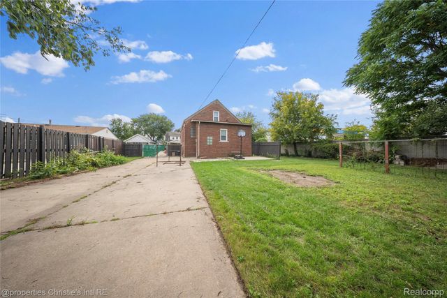16243 Owen Avenue, Eastpointe, MI 48021