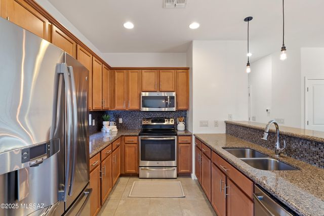 6373 W Yew Pine Way, Tucson, AZ 85743