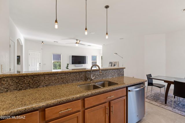 6373 W Yew Pine Way, Tucson, AZ 85743