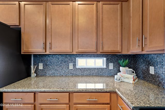 6373 W Yew Pine Way, Tucson, AZ 85743