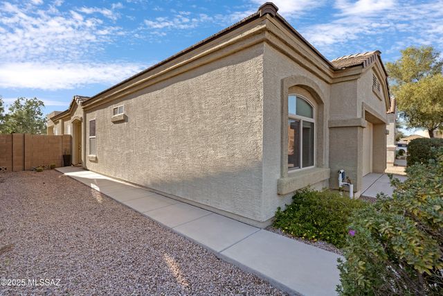 6373 W Yew Pine Way, Tucson, AZ 85743