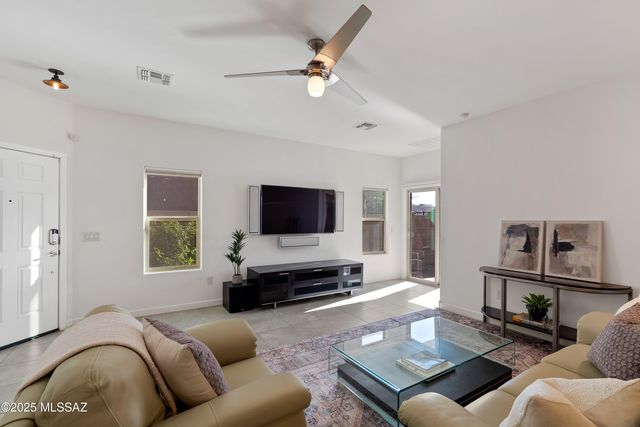 6373 W Yew Pine Way, Tucson, AZ 85743