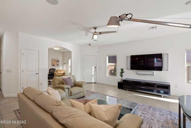 6373 W Yew Pine Way, Tucson, AZ 85743