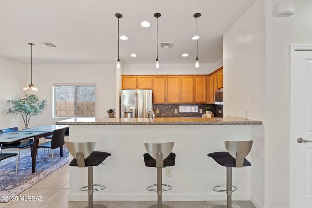 6373 W Yew Pine Way, Tucson, AZ 85743