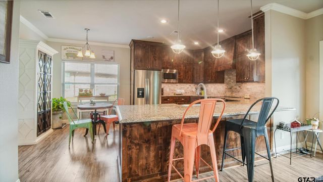 129 Oak Springs Loop, Mabank, TX 75156