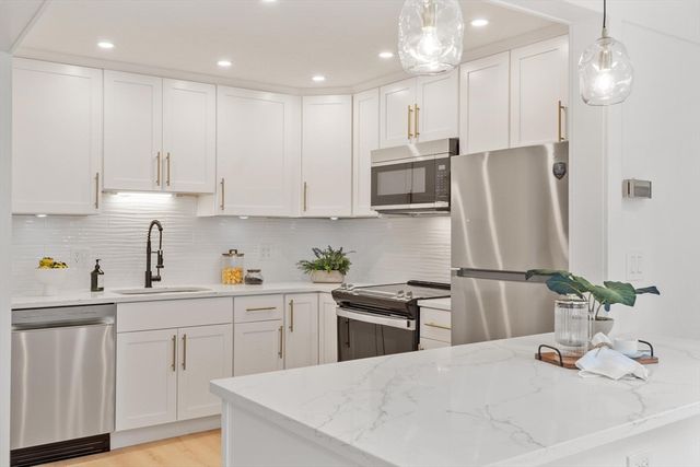 286 Fenno St 5, Revere, MA 02151