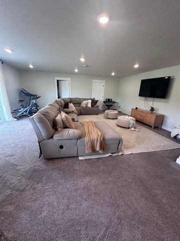 700 Klein Ave, Surrey, ND 58785