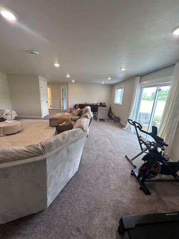 700 Klein Ave, Surrey, ND 58785