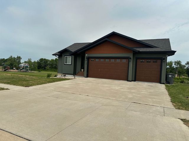 700 Klein Ave, Surrey, ND 58785