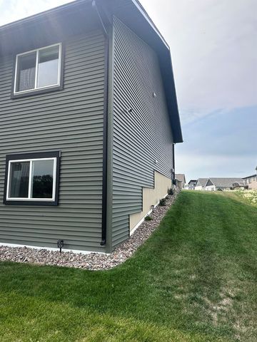 700 Klein Ave, Surrey, ND 58785