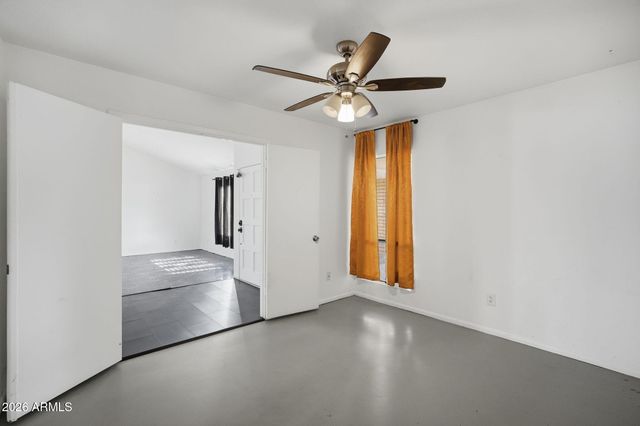 5020 W ROYAL PALM Road, Glendale, AZ 85302