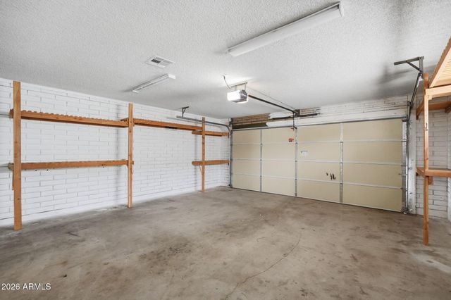 5020 W ROYAL PALM Road, Glendale, AZ 85302