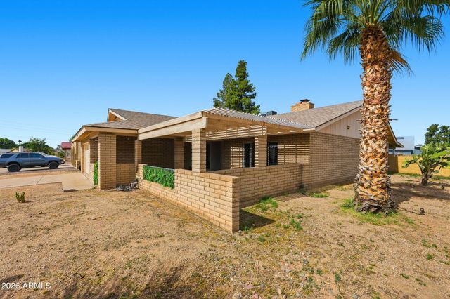 5020 W ROYAL PALM Road, Glendale, AZ 85302