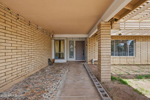 5020 W ROYAL PALM Road, Glendale, AZ 85302