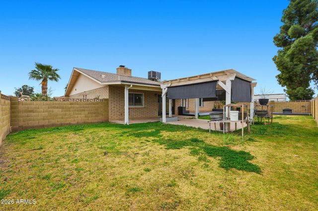 5020 W ROYAL PALM Road, Glendale, AZ 85302