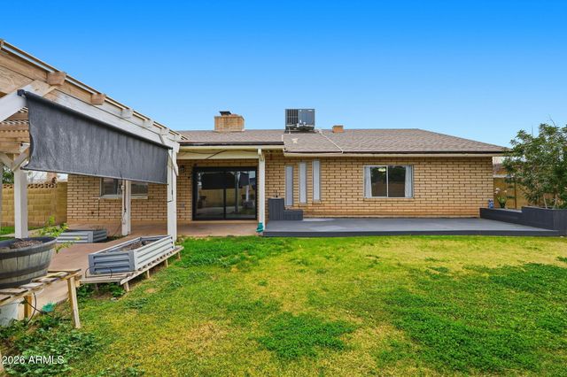 5020 W ROYAL PALM Road, Glendale, AZ 85302