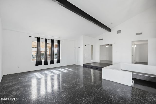 5020 W ROYAL PALM Road, Glendale, AZ 85302