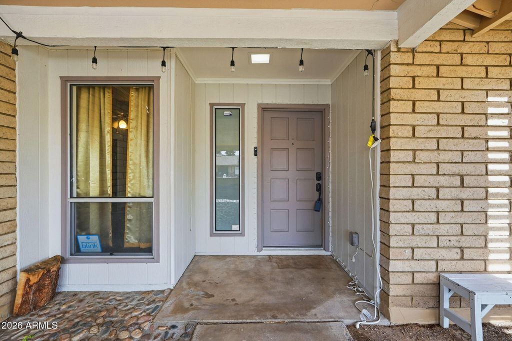 5020 W ROYAL PALM Road, Glendale, AZ 85302