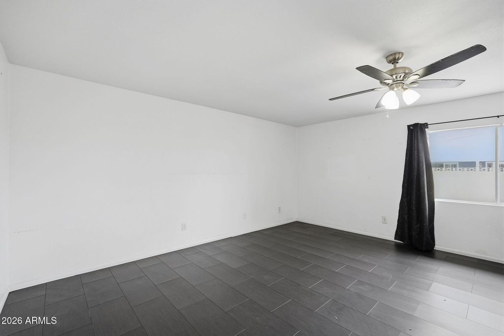 Image 24 of property listing at 5020 W ROYAL PALM Road, Glendale, AZ 85302