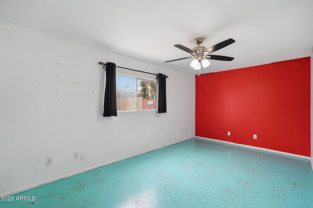 Image 31 of property listing at 5020 W ROYAL PALM Road, Glendale, AZ 85302