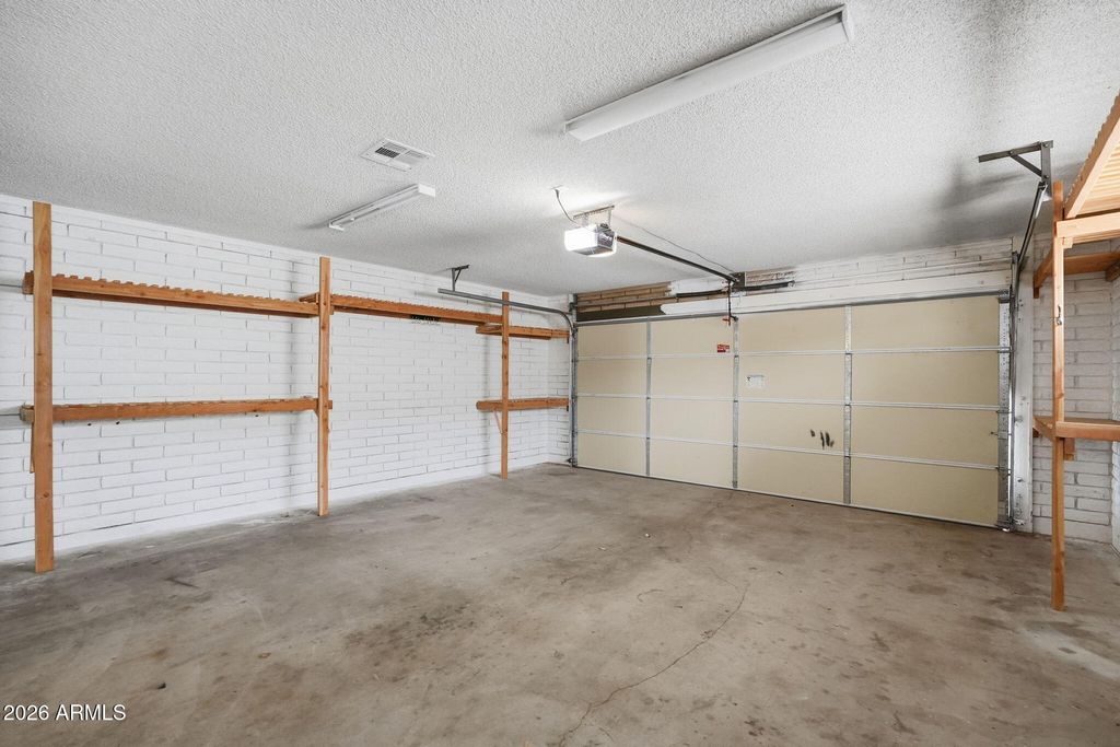 Image 34 of property listing at 5020 W ROYAL PALM Road, Glendale, AZ 85302