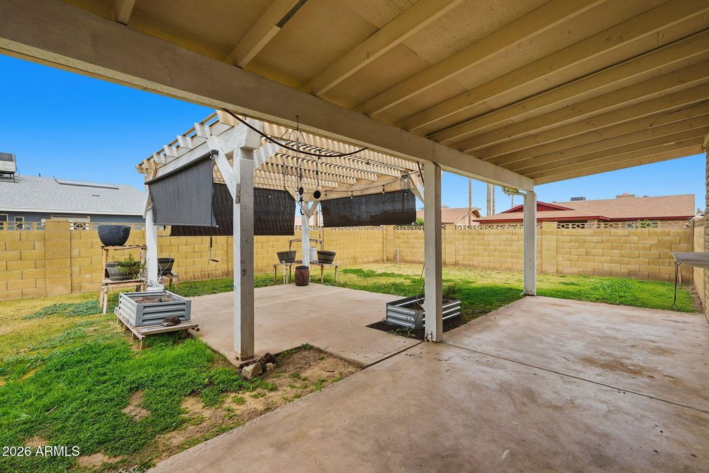 Image 41 of property listing at 5020 W ROYAL PALM Road, Glendale, AZ 85302