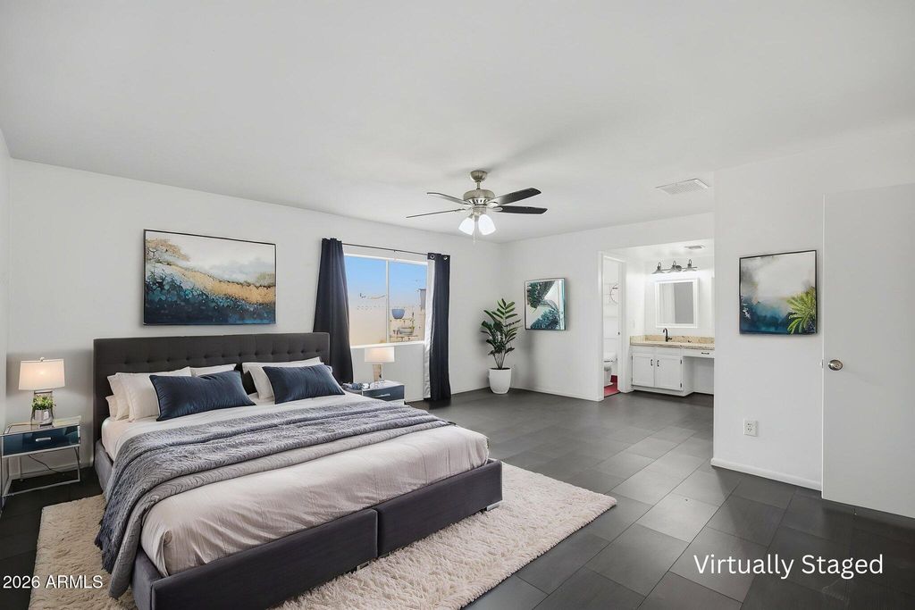 Image 6 of property listing at 5020 W ROYAL PALM Road, Glendale, AZ 85302