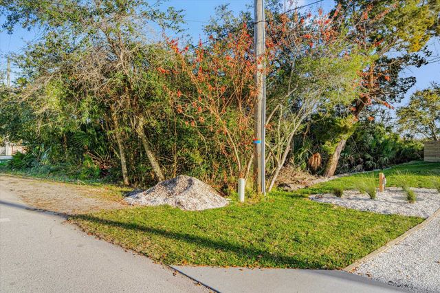 261 Dondanville Rd, St Augustine, FL 32080