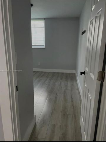 8893 Fontainebleau Blvd 103, Miami, FL 33172