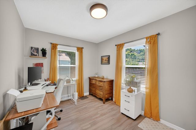 2700 Franklin Avenue, Des Moines, IA 50310