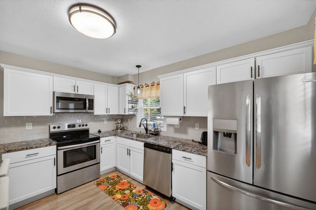 2700 Franklin Avenue, Des Moines, IA 50310