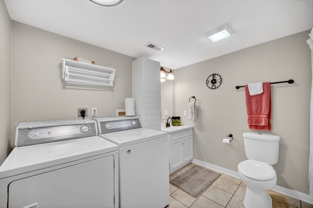 2700 Franklin Avenue, Des Moines, IA 50310