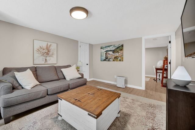 2700 Franklin Avenue, Des Moines, IA 50310