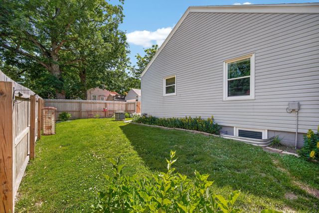2700 Franklin Avenue, Des Moines, IA 50310