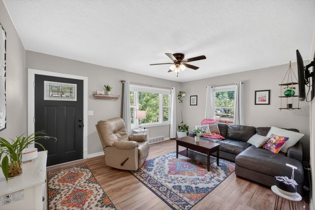 2700 Franklin Avenue, Des Moines, IA 50310