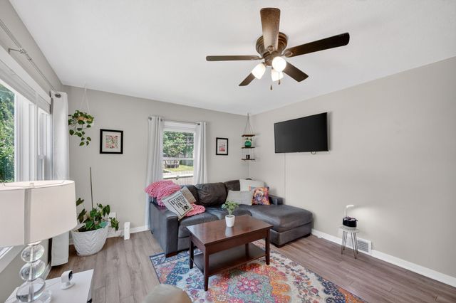 2700 Franklin Avenue, Des Moines, IA 50310