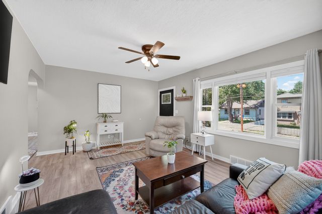 2700 Franklin Avenue, Des Moines, IA 50310