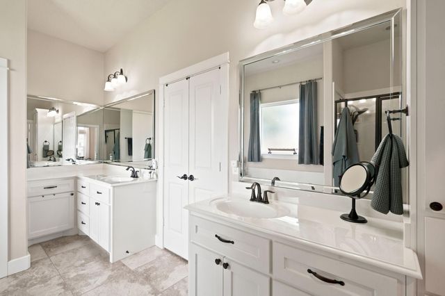 100 Capetown Circle, Montgomery, TX 77356