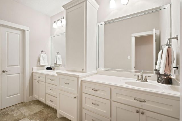 100 Capetown Circle, Montgomery, TX 77356
