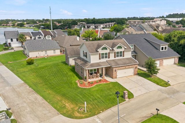 100 Capetown Circle, Montgomery, TX 77356